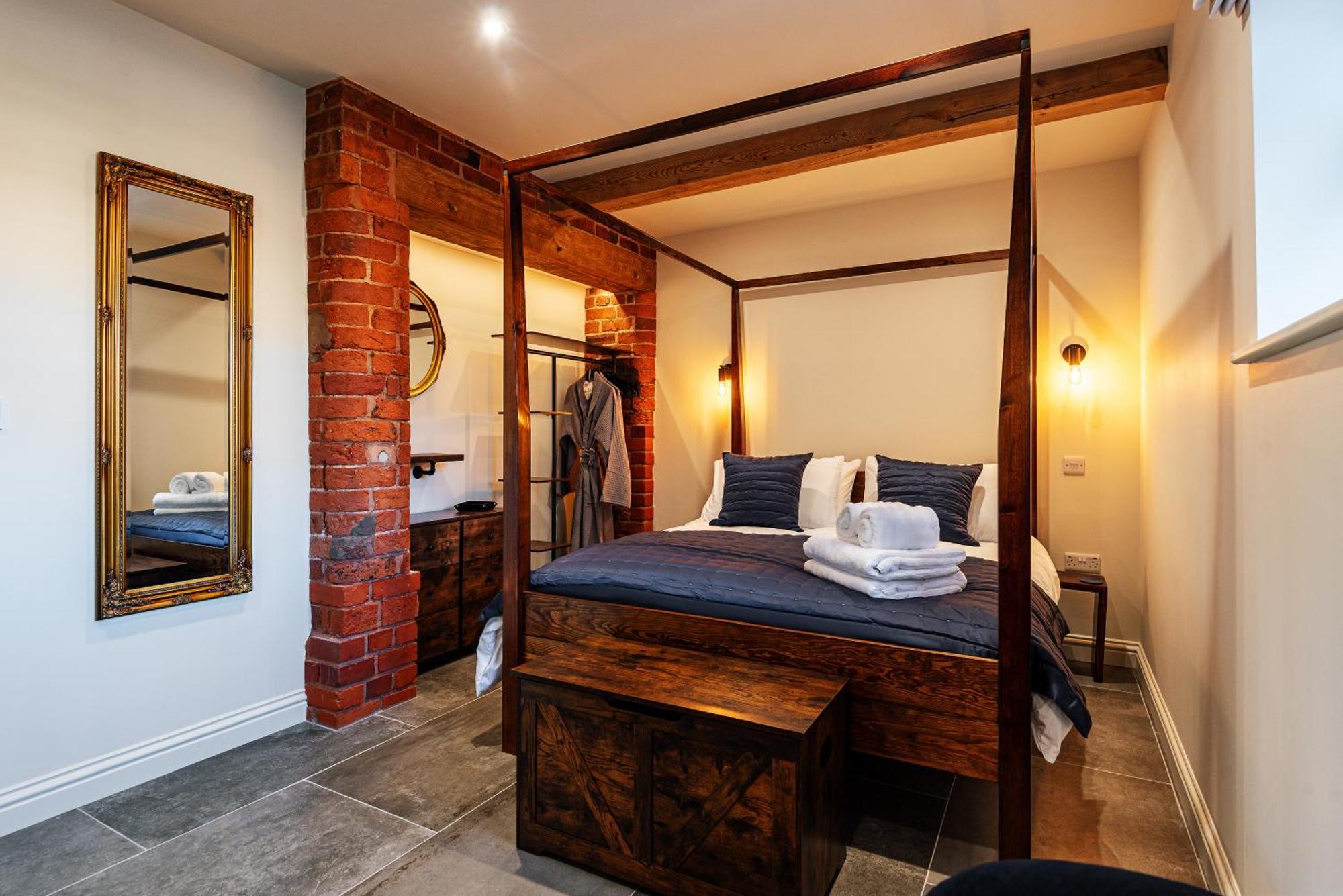 Villa Pigeon House - Unique Barn With Private Garden, Hot Tub And Wood Burner Shrewsbury Esterno foto