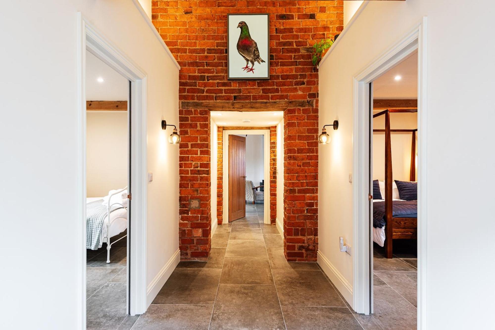 Villa Pigeon House - Unique Barn With Private Garden, Hot Tub And Wood Burner Shrewsbury Esterno foto