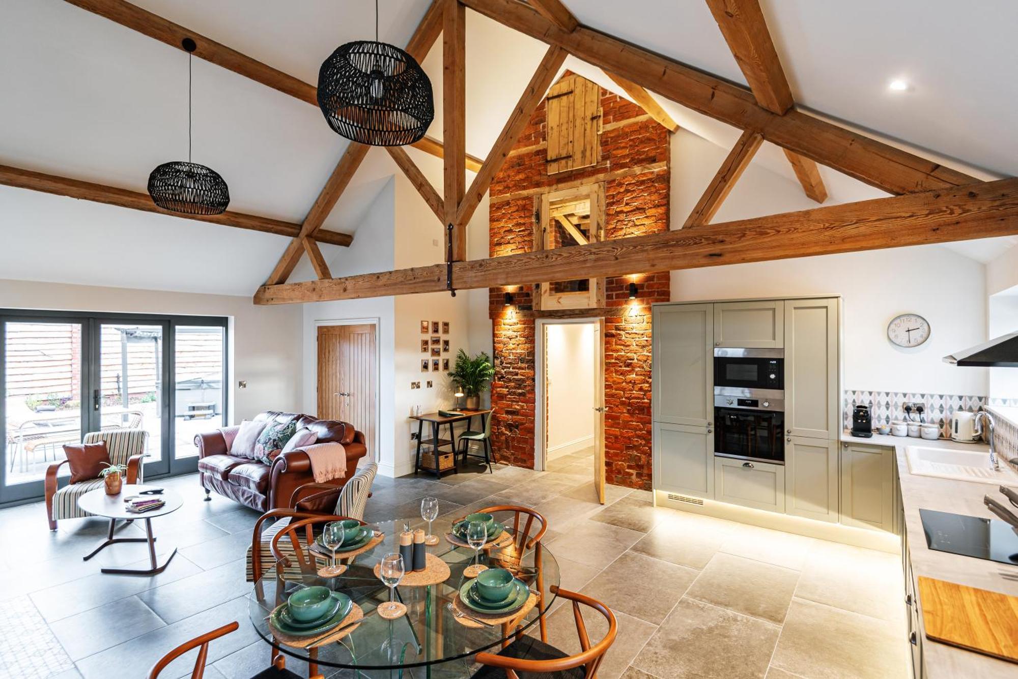 Villa Pigeon House - Unique Barn With Private Garden, Hot Tub And Wood Burner Shrewsbury Esterno foto