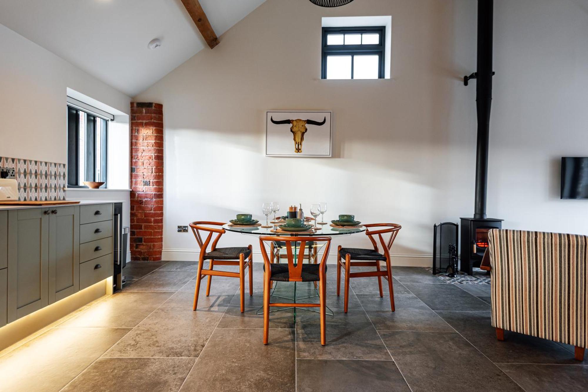 Villa Pigeon House - Unique Barn With Private Garden, Hot Tub And Wood Burner Shrewsbury Esterno foto